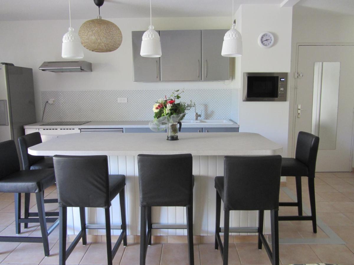 Appartement Les Cigales Rez De Jardin A 10Mn Des Plus Belles Plages Hyères Exterior foto